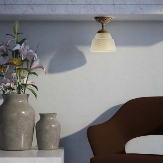 klasszikus rez mennyezeti lampa borostyan uveg szecesszios mediterran polgari elegans alacsony belmagassag haloszoba folyoso lakas.jpg